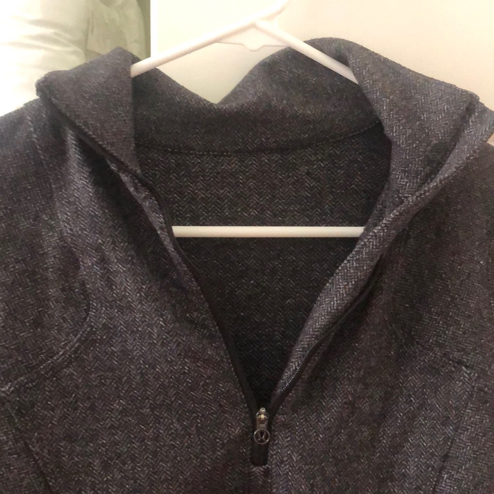 Lululemon quarter zip sz 4 - Picture 2 of 5